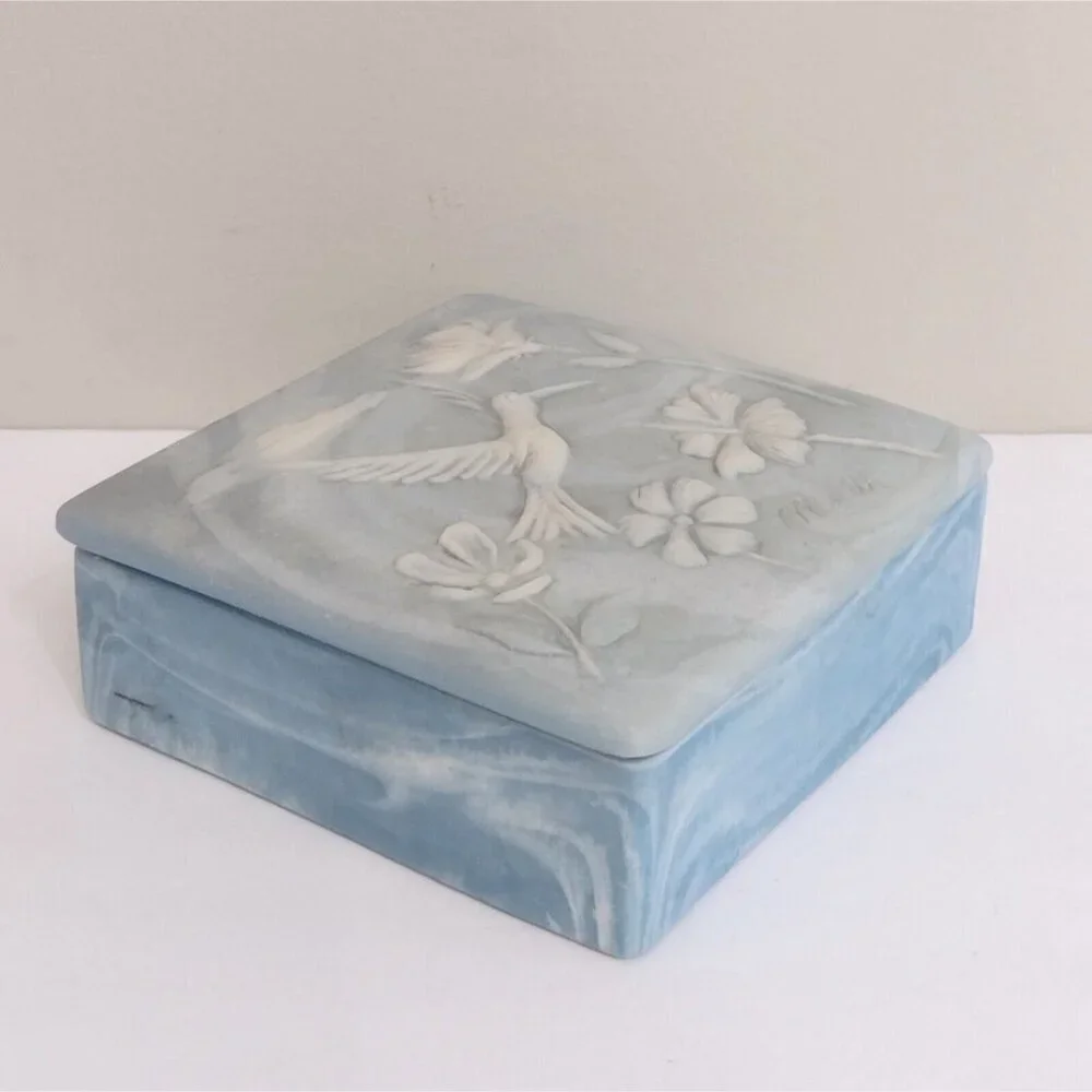 Vtg Signed Robert Nemith Hummingbird & Floral Inlay Blue Soapstone Trinket Box